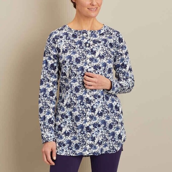 Duluth Trading Co Tops - Duluth Trading Women’s Wrinkefighter Tunic NSF Small NWT Blue Floral New